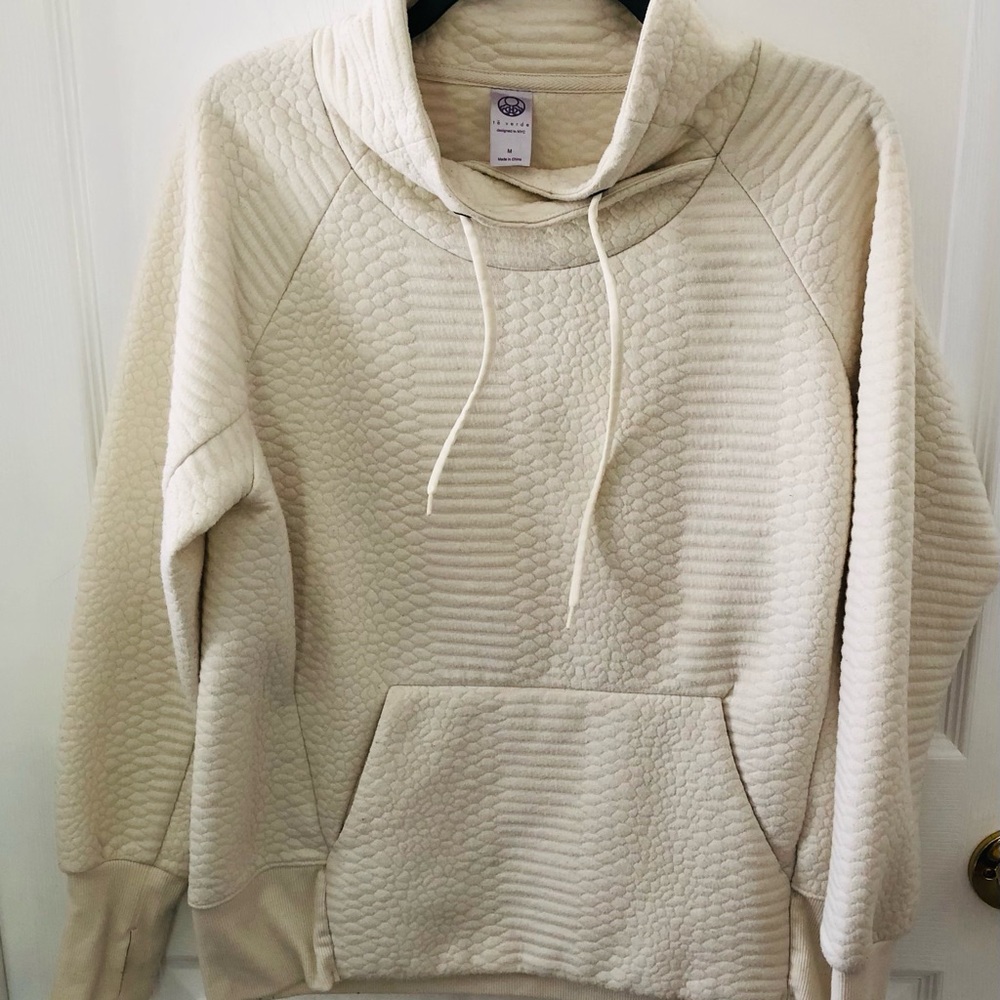Te Verde Size M Cream Quilted Pullover  Waffle Pattern Drawstring Cowl Neck Cozy